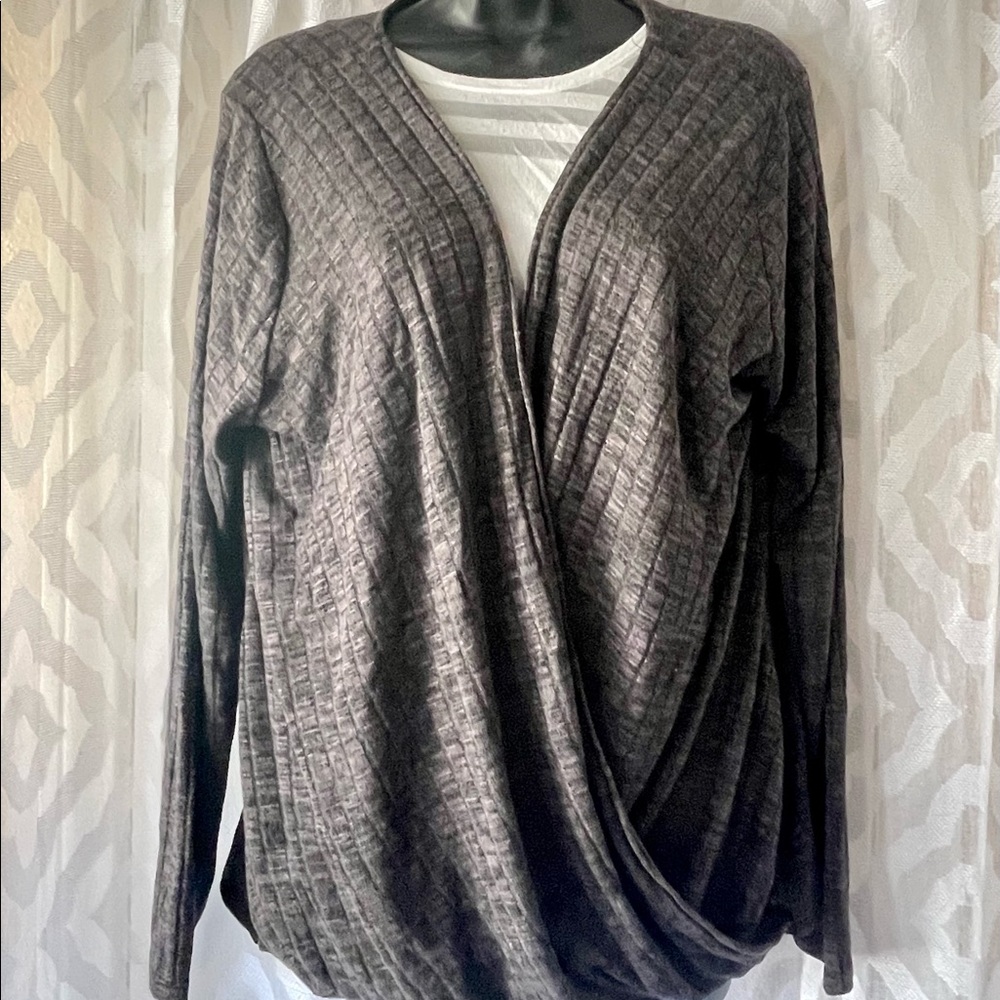 Rock & Republic cross front top sz xl